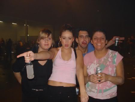 [IMG]http://i43.photobucket.com/albums/e363/ne0m1/raving.jpg[/IMG]