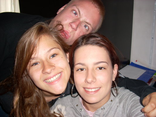 [img width=533 height=400 cacheid=000cd2460024e35f495e23fa1e00045ffb]http://pic40.picturetrail.com/VOL351/7571757/15691112/251833892.jpg[/img]