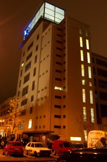 [img width=451 height=678 cacheid=000d1a1a0025a8fddeac22f71a01a34344]http://img516.imageshack.us/img516/5441/286550gp2.jpg[/img]