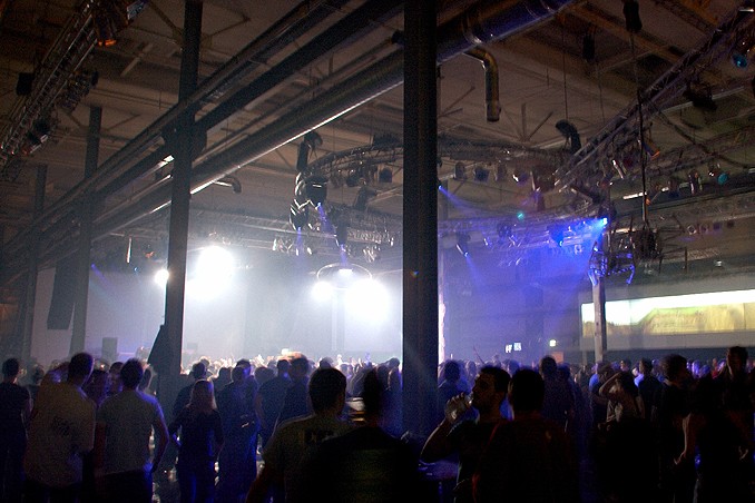 [img width=678 height=452 cacheid=000d1a230025a911059589f11a01a34344]http://img529.imageshack.us/img529/5618/234636dj2.jpg[/img]