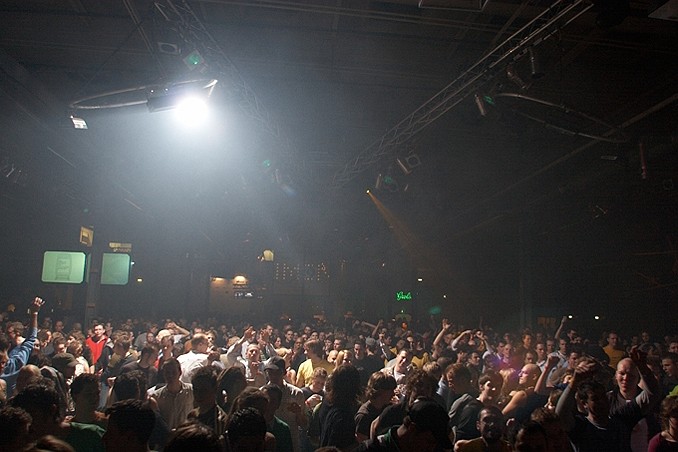 [img width=678 height=452 cacheid=000d1a610025a9a6dfd969a51a01a34344]http://img74.imageshack.us/img74/5442/234619uw4.jpg[/img]