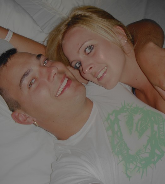 [img width=524 height=586 cacheid=000dc43500276bc76fdd6f541e000563b7]https://album.partyflock.nl/48639817.jpg[/img]