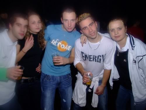 [img width=500 height=375 cacheid=000dda230027aa0c1a94de9f1e00057fdf]http://i54.photobucket.com/albums/g112/emmy_album/3697813.jpg[/img]