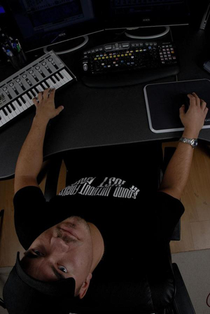 [img width=300 height=448 cacheid=000df7a80027f5802feb242f1a01e3bd4f]http://www.fre4knc.com/break-fast/images/rusher.jpg[/img]