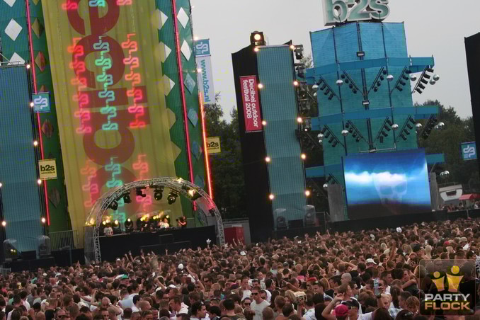 [img width=678 height=452 cacheid=000e2bfb0028799db33e54e41e0005ea64]https://photo.partyflock.nl/images/110750/main/447849.jpg[/img]