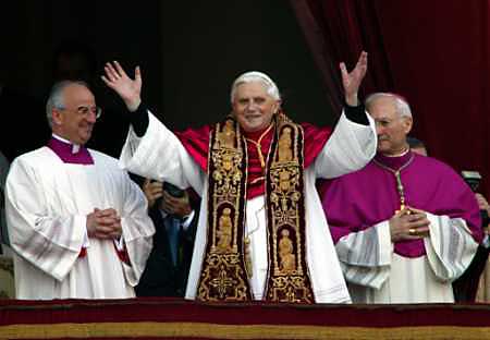 [img width=450 height=312 cacheid=000e5a4a0028ec61acacee431a01fe62a5]http://homepage.mac.com/geerlingguy/blog/media/pope_benedict_xiii.jpg[/img]