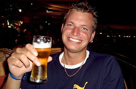 [img cacheid=000e5f8d0028fabeffd37dd71e00062acf]http://images.kodakgallery.eu.com/photos181/1/2/60/87/51/7/751876002133_0_ALB.jpg[/img]