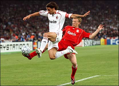 [img width=416 height=300 cacheid=000ece2a002a04bc91167c2f1a021b9522]http://newsimg.bbc.co.uk/media/images/42964000/jpg/_42964069_kuyt416.jpg[/img]