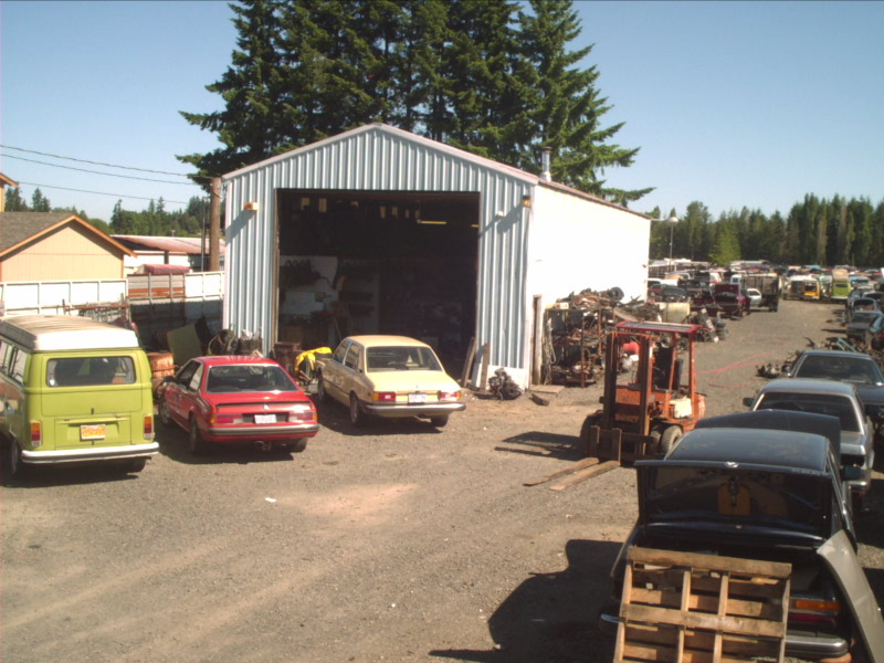[img width=800 height=600 cacheid=000ee35f002a335fc904b1f81a02214e07]http://www.germanautosalvage.com/images/german_yard_003.jpg[/img]