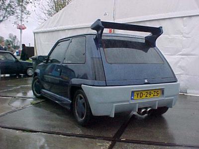 [img width=400 height=300 cacheid=000f33dd002aeba4e60a72a21a0232a8ed]http://designercars.nl/biler/Renault-5-20843.jpg[/img]