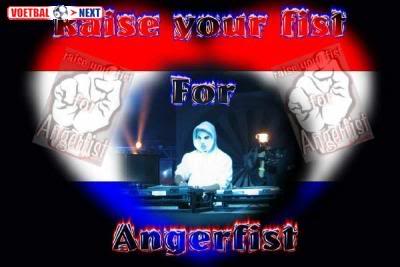 [img width=400 height=267 cacheid=000f38ca002af7bc026d4e621e0007c7cc]http://i198.photobucket.com/albums/aa180/icemanwaw/Voetbalnext.jpg[/img]