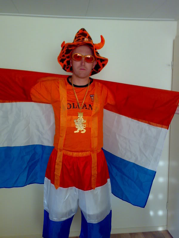 [img width=600 height=800 cacheid=000f93d2002bb91a2e06d0f51a02434e30]http://i56.photobucket.com/albums/g185/drahciR01/Oranje.jpg?t=1213544986[/img]