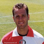 [img width=150 height=150 cacheid=001041eb002d0d101d0f3d7d1a02665fcc]http://www.feyenoord.nl/content/contentimages/news/news2/main/2002basispaauwe_scaled_7.jpg[/img]