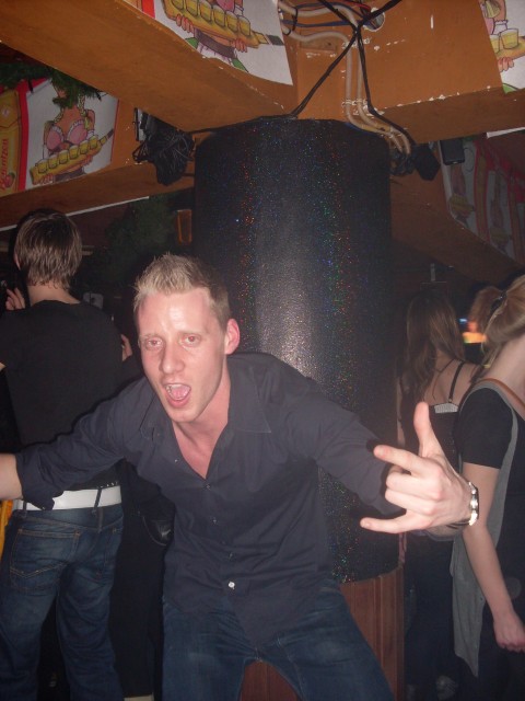 [img width=480 height=640 cacheid=001066ae002d4d565bdffcc41a027429df]https://album.partyflock.nl/61905242.jpg[/img]