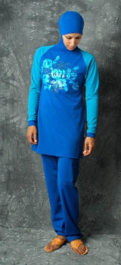 [img width=400 height=877 cacheid=0010b2a9002dce5afa2291c41a028b3182]http://www.leiden.pvda.nl/upload/images/bieslog_foto_boerkini_10581.jpeg[/img]