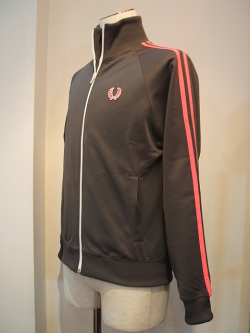 [img width=250 height=333 cacheid=00114002002ea499d1218a191a02ac736b]http://www.unitedpazzo.com/pic-labo/limg/DSCF7910.JPG[/img]