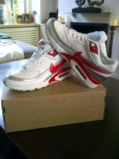 [img width=453 height=604 cacheid=001207b0002f9ed4ffa89fca1a02cb9dc9]https://fbcdn-sphotos-a.akamaihd.net/hphotos-ak-snc7/298859_10150877287040627_829840626_21305674_1111617675_n.jpg[/img]