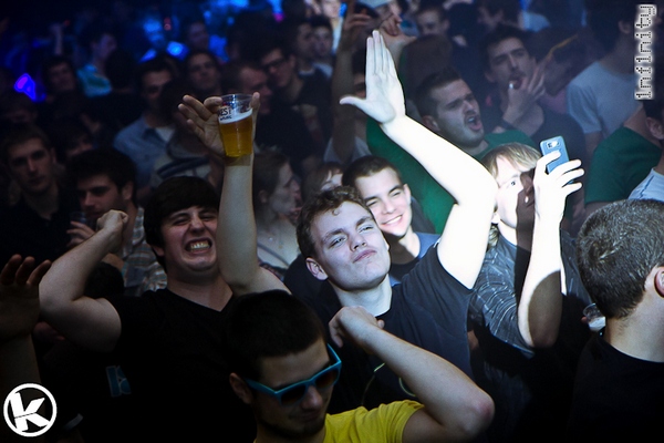 [img width=600 height=400 cacheid=001215a4002faf0c79a36b711a02cc9232]http://www.kozzmozz.com/images/upload/kozzmozz/11-12-17-Foto/infinity_30.jpg[/img]