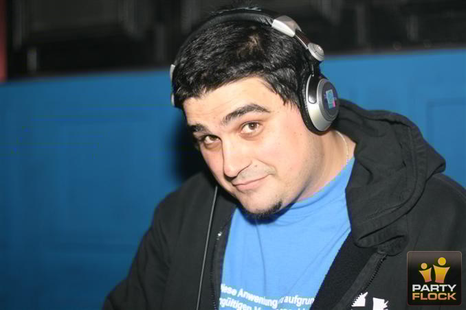 [img width=678 height=452 cacheid=001243b50008fa0178c96c111e00003a67]https://photo.partyflock.nl/images/80985/main/341089.jpg[/img]