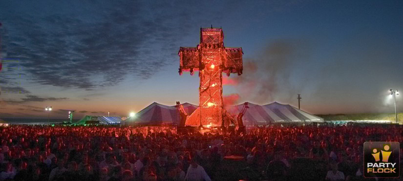 [img width=825 height=372 cacheid=00128a8f0000e2ac67e16fe01e000200bc]https://photo.partyflock.nl/images/34523/main/165385.jpg[/img]