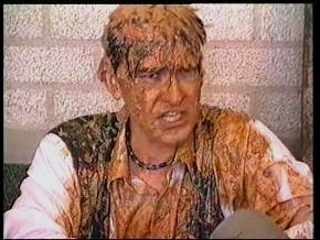 [img width=290 height=218 cacheid=001296a1000036e8db5618931a01acd550]http://www.ronnietielenburg.livardia.nl/img/ronnie%20poep.JPG[/img]