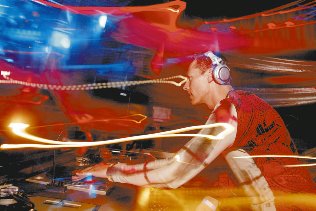 [img cacheid=0012e5d10008259a38c25c8a1a0008b93e]http://www.ad.nl/images/tiestotje.jpg[/img]