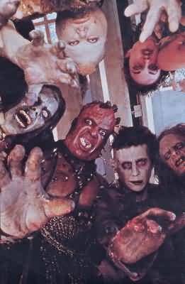 [img cacheid=00133b7c001553b80d6dde911a007aaa4b]http://movies.monstrous.com/pictures/Ghost_Movie_05.jpg[/img]