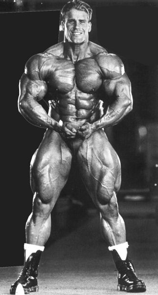 [img width=322 height=600 cacheid=001353a900177410ac8f00231a00a08fa7]http://perso.wanadoo.fr/topmuscu/images/jay%20cutler.jpg[/img]