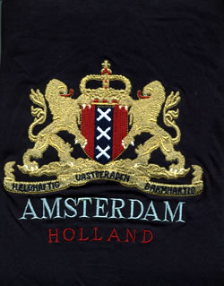 [img width=250 height=319 cacheid=00137f44001c883d054bdac71a00eb1c63]http://www.hollandwinkel.nl/images/kist/tshirt_amsterdam_holland.jpg[/img]