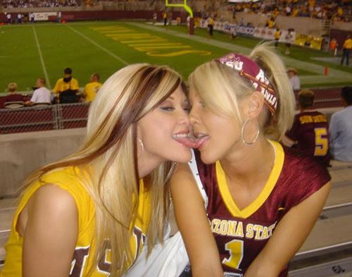 [img width=500 height=393 cacheid=0013b5e9001a41ed47d0d8431a014c052d]http://www.barstoolsports.com/img/gallery/img43e65bb60db2c.jpg[/img]