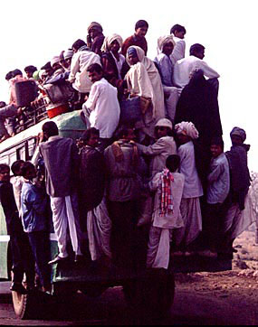 [img width=285 height=362 cacheid=0013c79b002378074c8f9aab1a016558f0]http://www.v-liz.com/india/impress/images/bus1.jpg[/img]