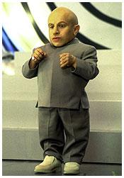 [img width=175 height=251 cacheid=001402d300275476aee8c43f1a01d20cf9]http://home.get2net.dk/hiilbig/Mini-Me/Pictures/AustinPowersMiniMe2.jpg[/img]