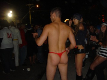 [img width=357 height=268 cacheid=001427f9002bc38ee9f5e2191a02444c6c]http://www.hidawl.net/Lifestyle/Halloween04/ThongGuy.jpg[/img]