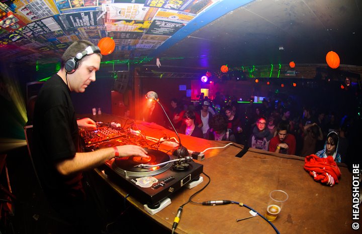 [img width=720 height=466 cacheid=0014bb3b00306ff9a2b2da2d1e000390e7]http://stickbuzzer.free.fr/img/sticbuzzer.jpg[/img]