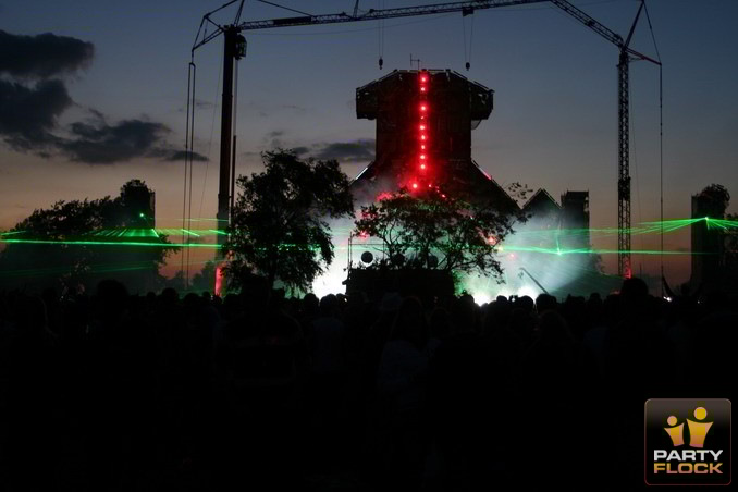 [img width=678 height=452 cacheid=0014c2f20005292d4baa4e971e0001139c]https://photo.partyflock.nl/images/85147/main/344160.jpg[/img]