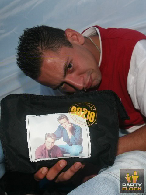 [img width=480 height=640 cacheid=0015244f0010fa787d7f2e9f1e0003c2ee]https://photo.partyflock.nl/images/34769/main/181651.jpg[/img]