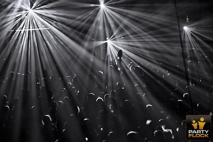 [img width=678 height=452 cacheid=0015565a001dabc5fd69fbd01e0008da99]https://photo.partyflock.nl/images/100464/main/379298.jpg[/img]