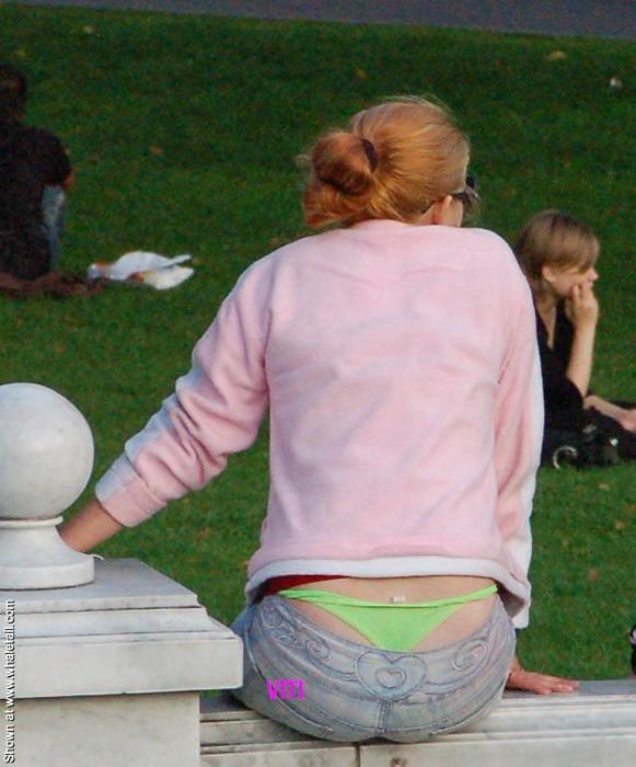 [img width=581 height=700 cacheid=001570c70030ca821e7b891e1a02d85033]http://acidcow.com/pics/20110121/whale_tail_02.jpg[/img]