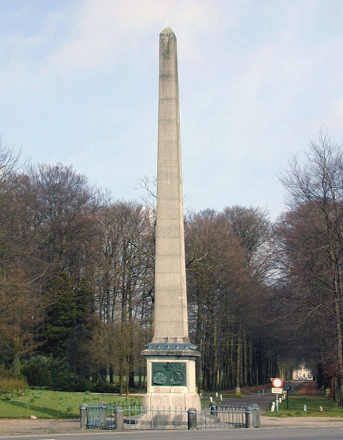 [img width=480 height=617 cacheid=0015d6b70031e868973caaa41a02dc1fd0]http://www.onuitstaanbaar.nl/wp-content/uploads/De-Naald.jpg[/img]