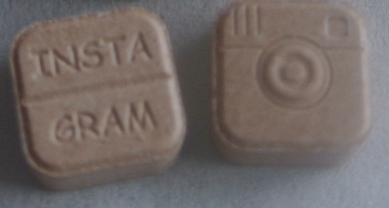 [img width=802 height=429 cacheid=00162bd1003248ff9972d9121a02e634b6 cacheid=00162bd1003248ff9972d9121a02e6352c]http://i61.tinypic.com/r22rrm.png[/img]